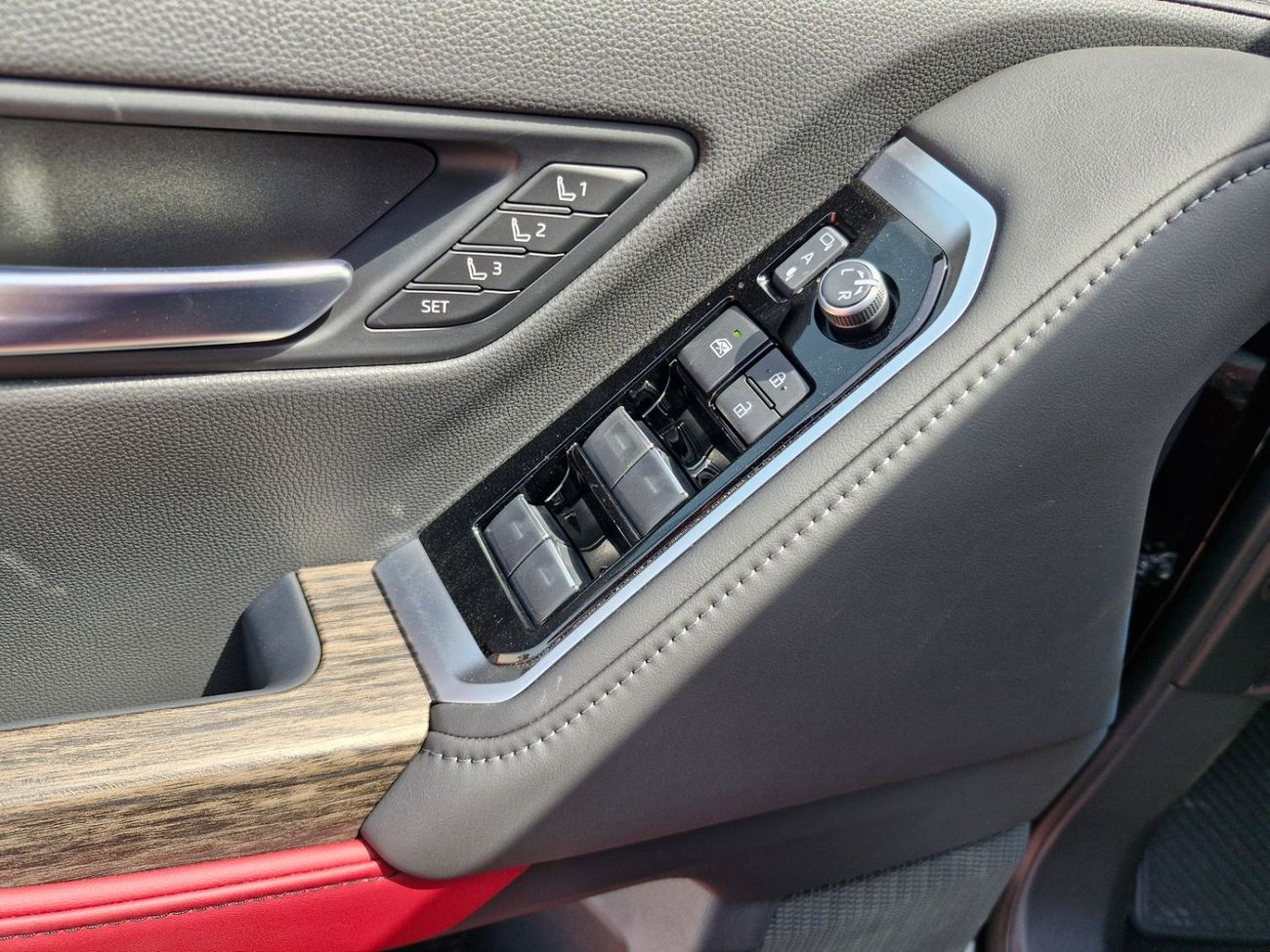 تويوتا لاند كروزر ONLY FOR AFRICA, BEST PRICE 2025 LAND CRUSIER VX4 3.3L DIESEL BRAND NEW 0KM