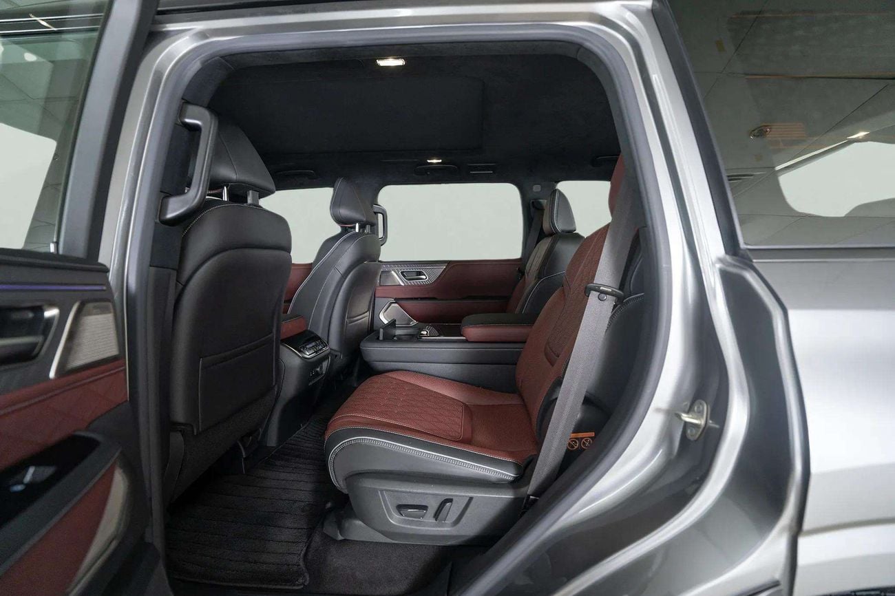 Infiniti QX80 AUTOGRAPH CAPTAIN CHAIRS 3.5