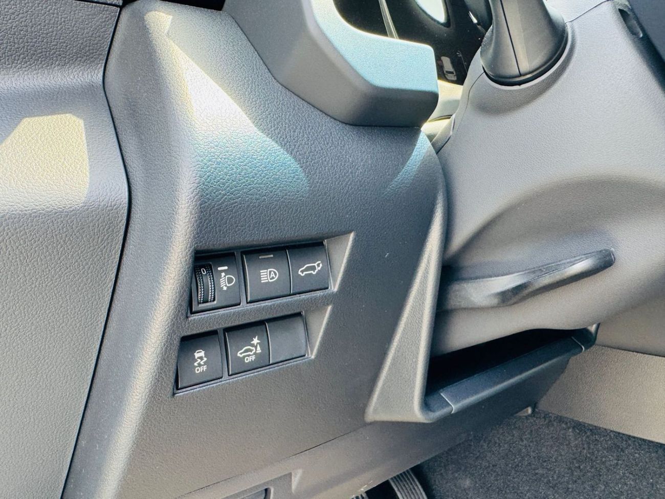 Toyota Land Cruiser TOYOTA LC 300 GXR 4.0L PTR A/T MID/O GCC WHITE 2025