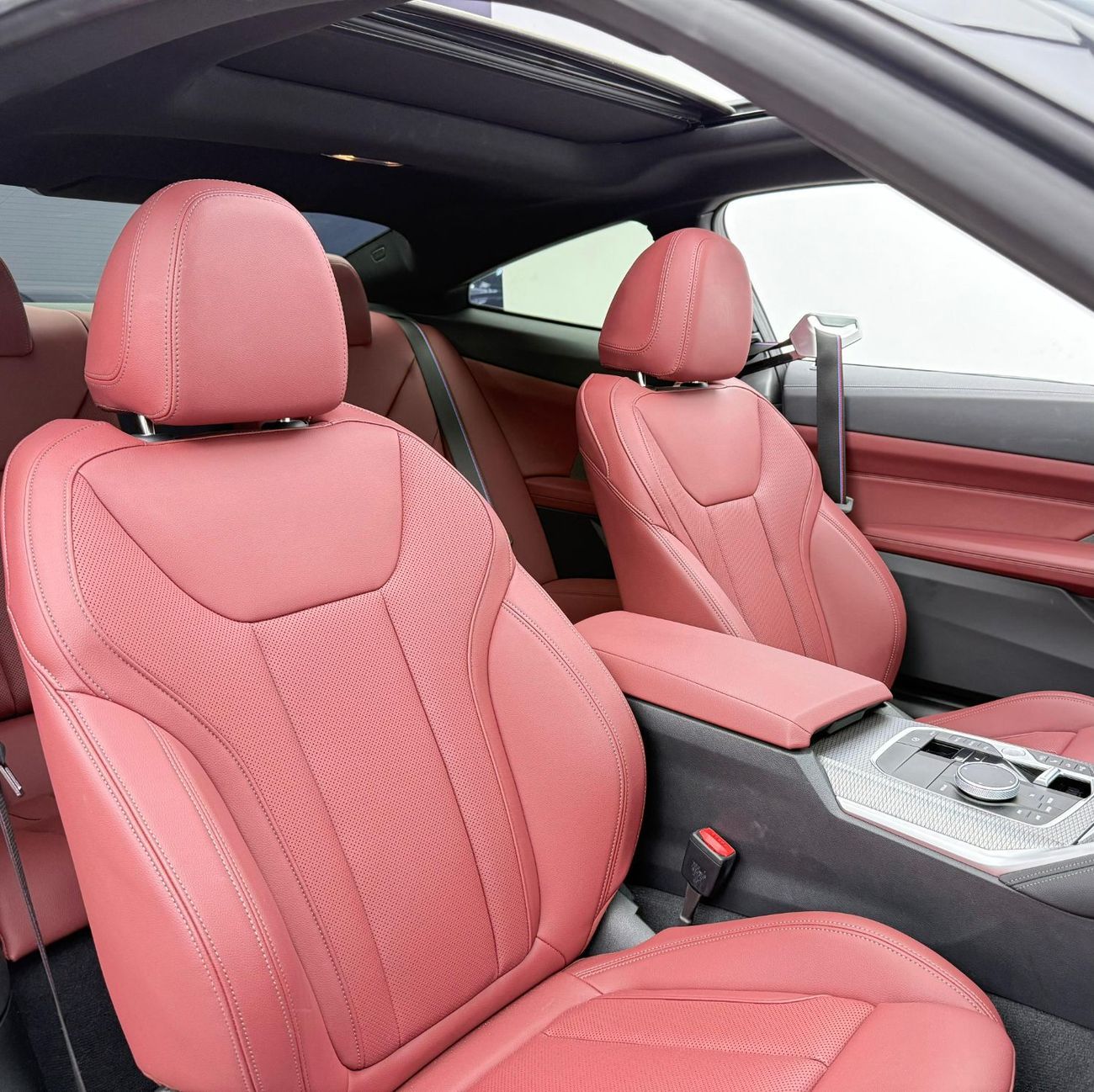 BMW 430i 2024 BMW 430i M-Sport, 2028 BMW Warranty + Service Pack, Excellent Condition, Very Low Km, GCC