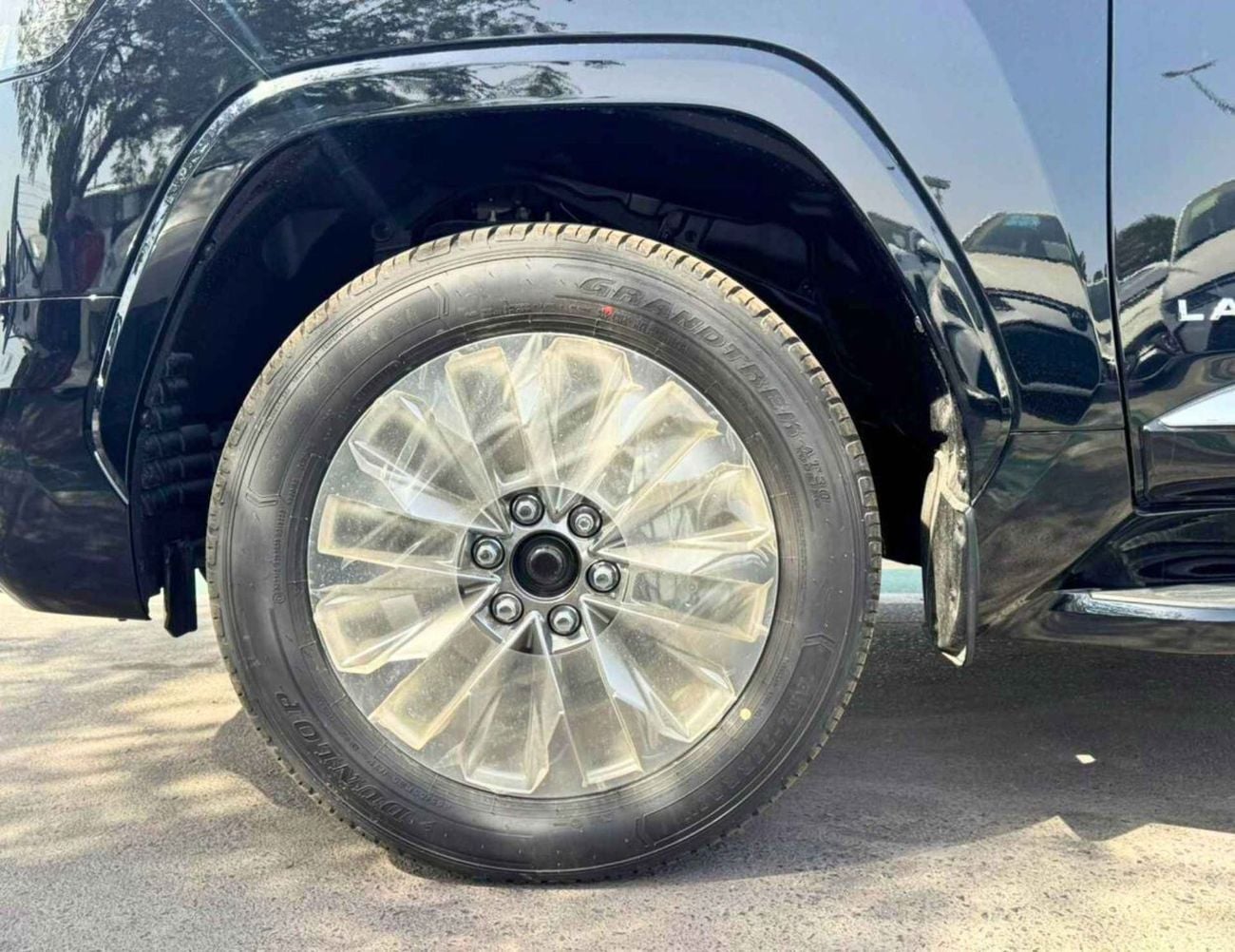 تويوتا لاند كروزر GXR HIGH OPTION / 4.0L PETROL V6 / RADAR / REAR ENTERTAINMENT SCREENS  (CODE # GXR41H)