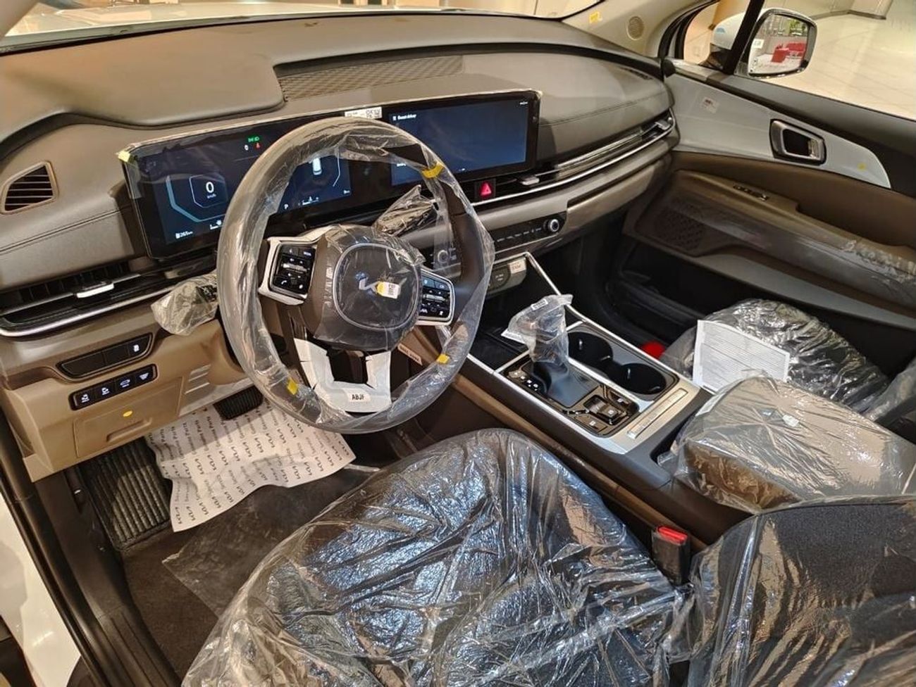 Kia Carnival 3.5L Petrol, Leather Seats, Big DVD Screen 2025MY