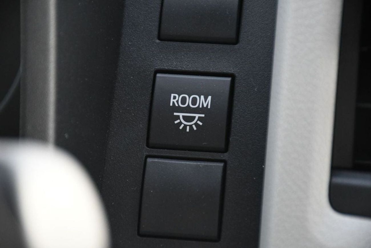 تويوتا هاياس HiAce 3.5L Manaul Petrol