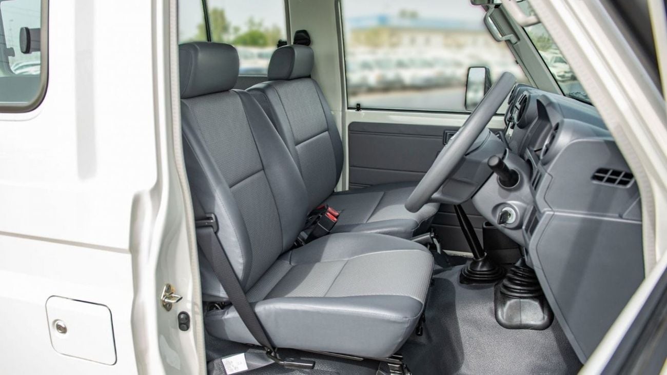 تويوتا لاند كروزر 70 (RHD) TOYOTA LAND CRUISER LC78 4.2D MT MY2023 – WHITE