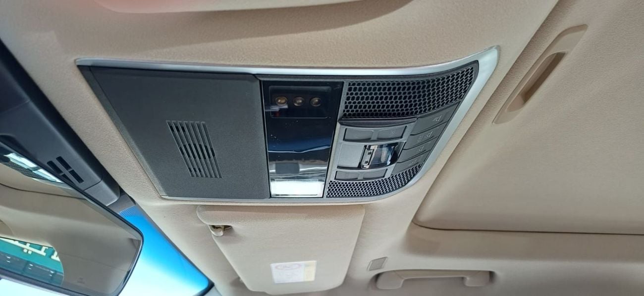 تويوتا لاند كروزر TOYOTA LAND CRUISER VXR 3.5L HYBRID COLOR WHITE MODEL 2025