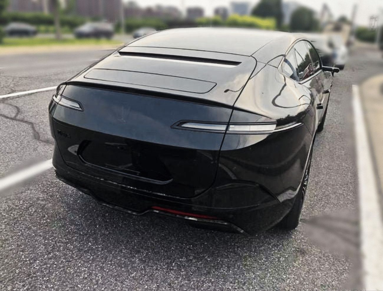 Avatr 12 ULTRA BATTERY & PETROL RANGE:1155 KM PER CHARGE HYDRAULIC 4WD BREMBO BRAKES