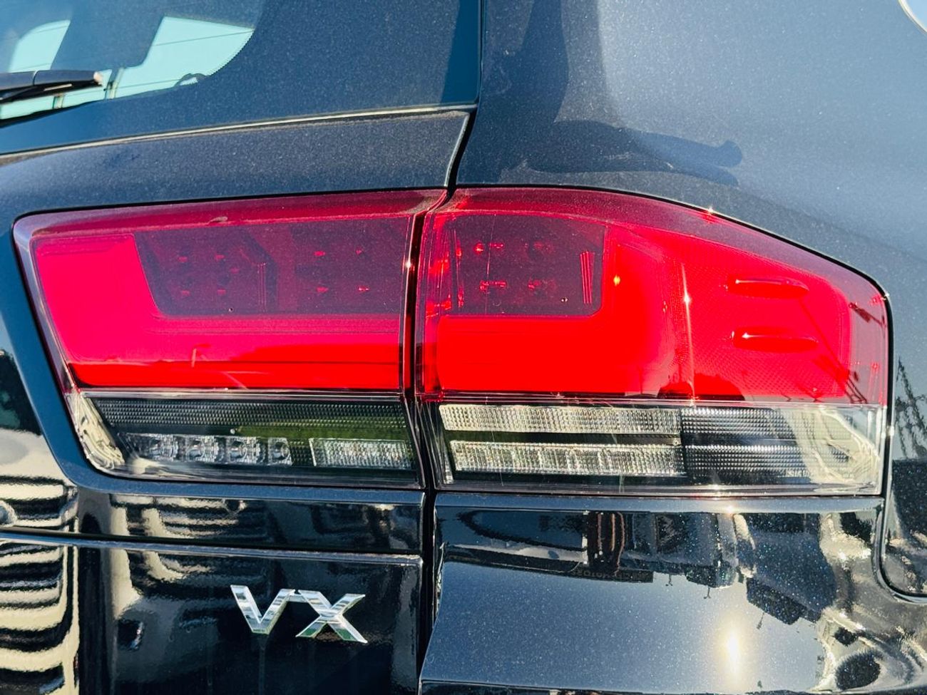 Toyota Land Cruiser TOYOTA LANDCRUISER (300 SERIES) VX 4.0L BLACK 2026