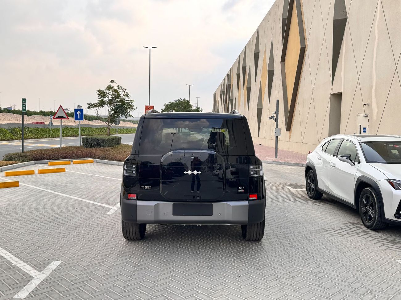 BYD Leopard Titanium 7 BYD Leopard 7 - 2025 (Export) Ready Stock