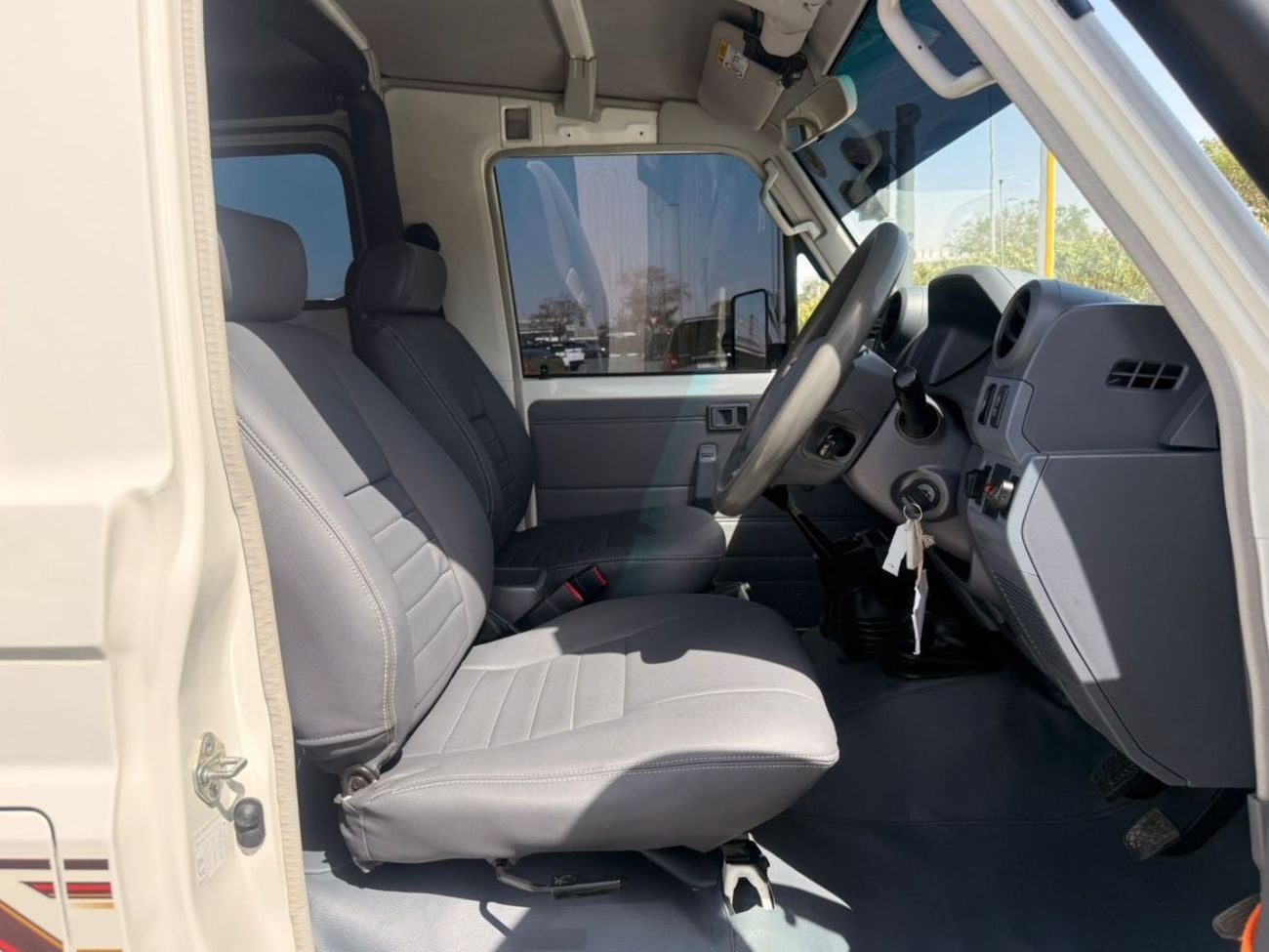 Toyota Land Cruiser 2018 | 3.2L DIESEL | MT | RHD | HEAVY BULL BAR WITH LED LIGHTS | HEAVY ROOF RACK | AIR SNORKEL