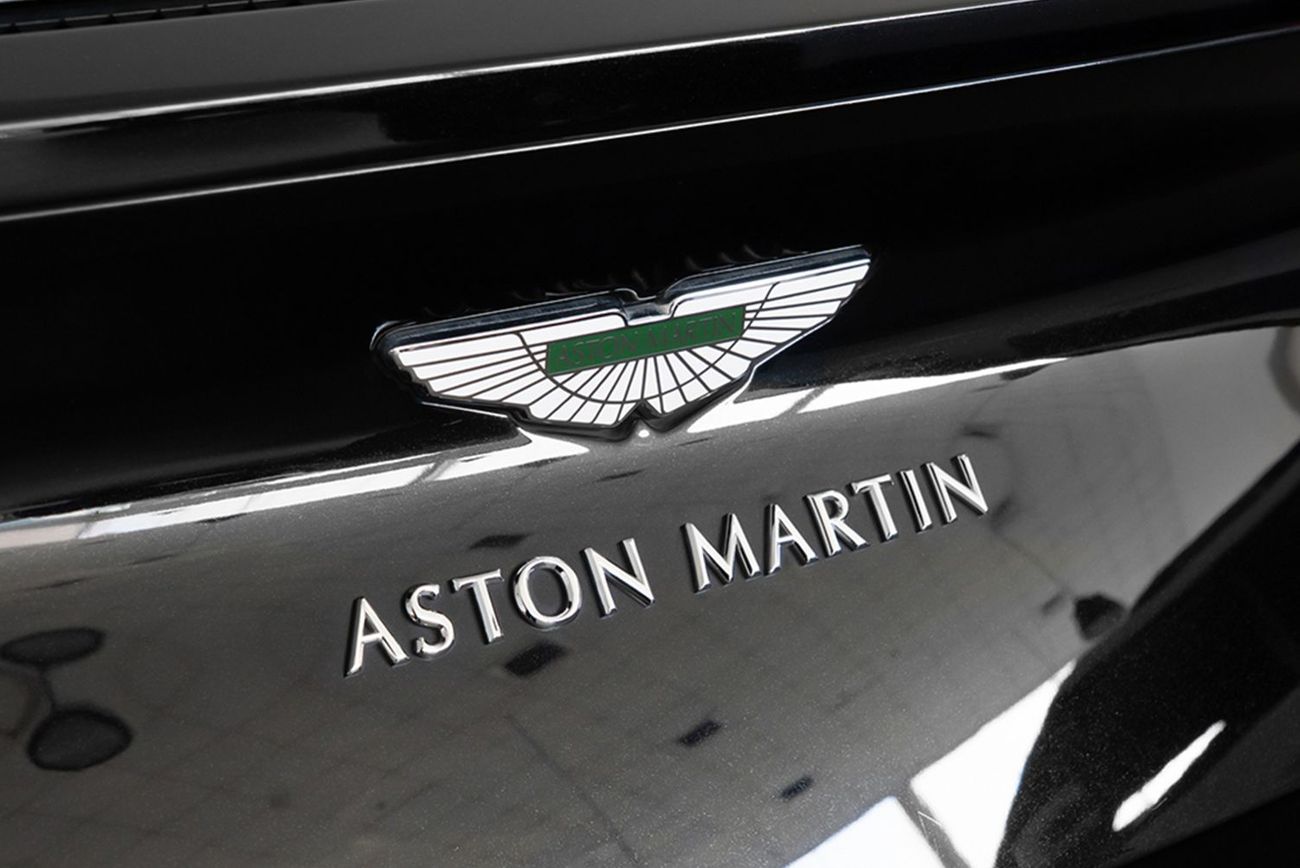 أستون مارتن DB11 Std 5.2L