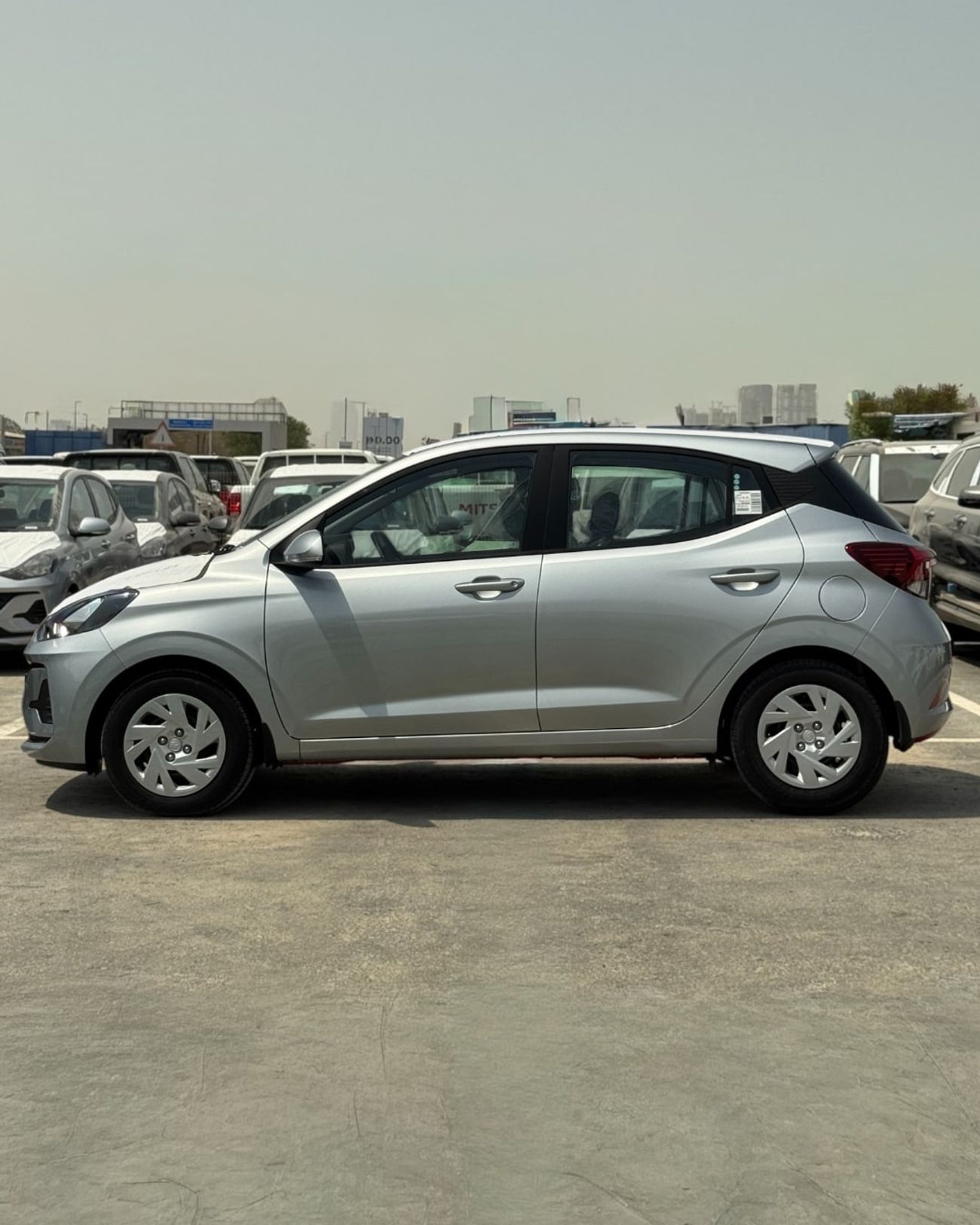 هيونداي جراند i10 GRAND I10 (HATCHBACK ) 1.2L SILVER COLOR - BASIC