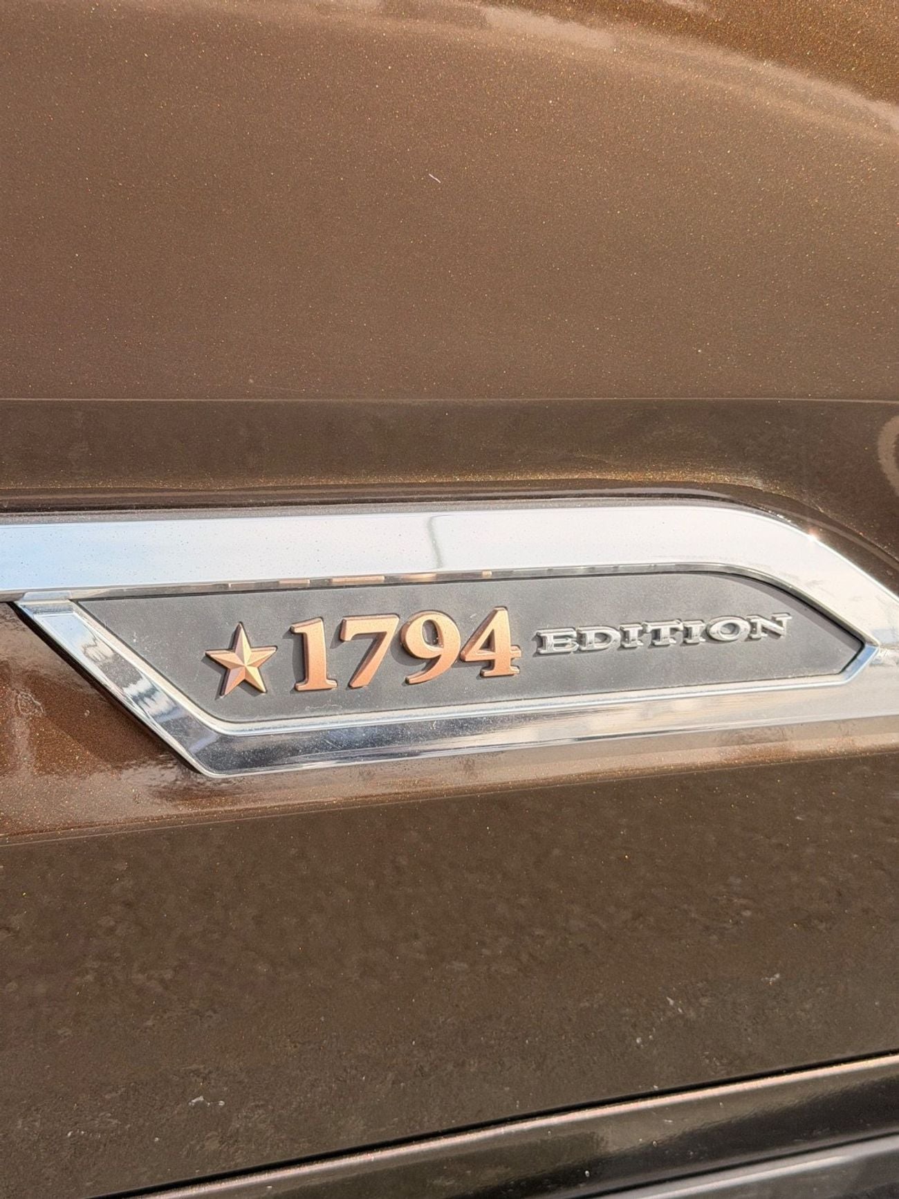 Toyota Tundra Platinum 1794 Edition 3.4L / panoramic, 360 camera, full option