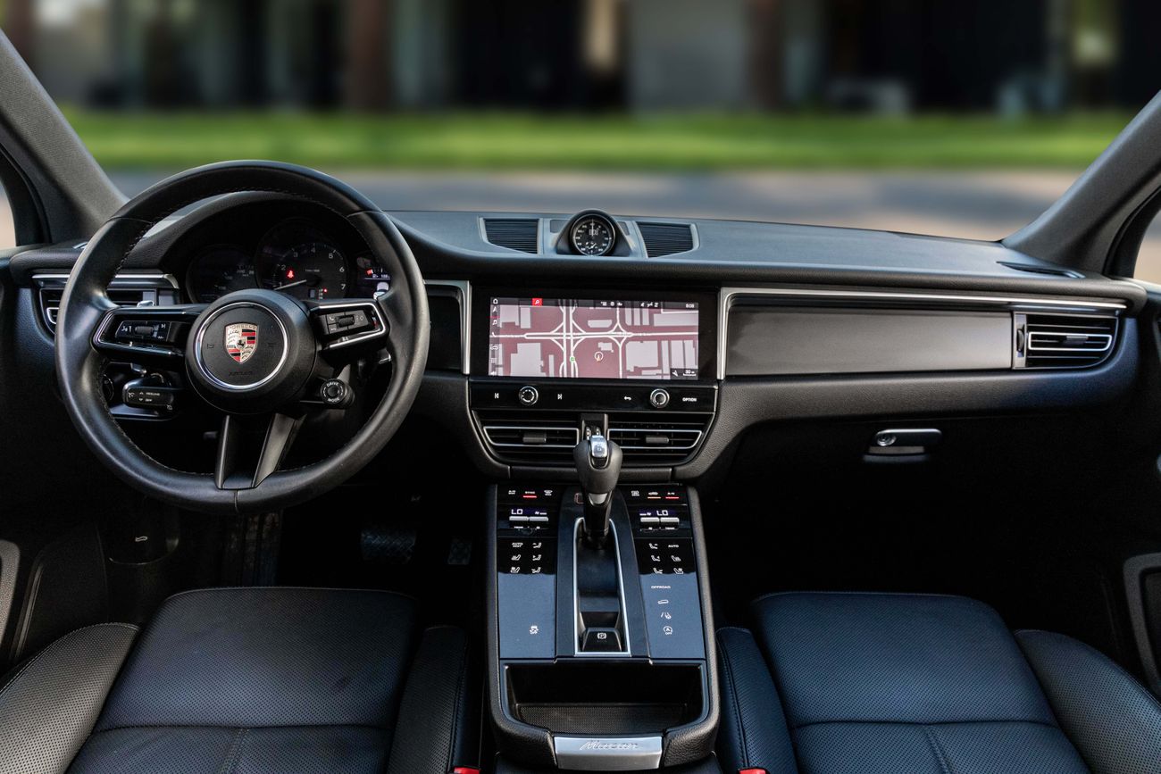 Porsche Macan Macan  | 4,603 P.M | 0% Downpayment | CHRONO PACK | PORSCHE SERVICE HISTORY!