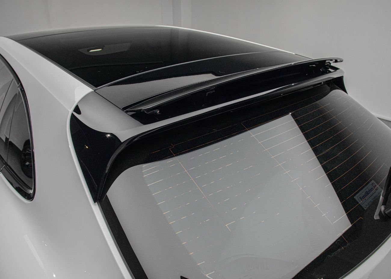 Porsche Panamera Turbo Sport Turismo 4.0L AWD Sport Turismo • 550 BHP • Warranty + Service Contract Available • GCC