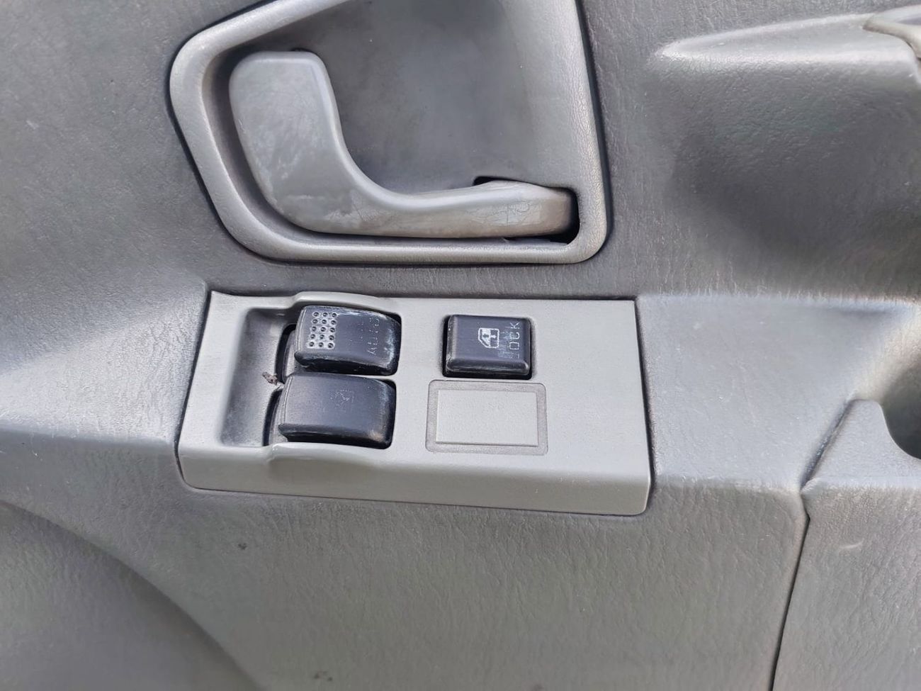 Mitsubishi Fuso Canter MITSUBISHI CANTER TRUCK RHD 1997 MODEL 4.5 L DIESEL MANUAL(PM32294)