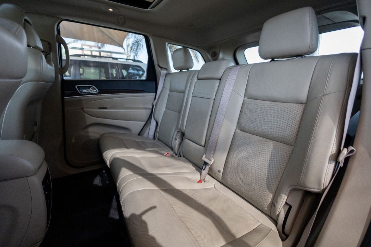 Jeep Grand Cherokee Limited 3.6L Jeep Grand Cherokee Limited 2018 GCC under Warranty with Flexible Down-Payment.