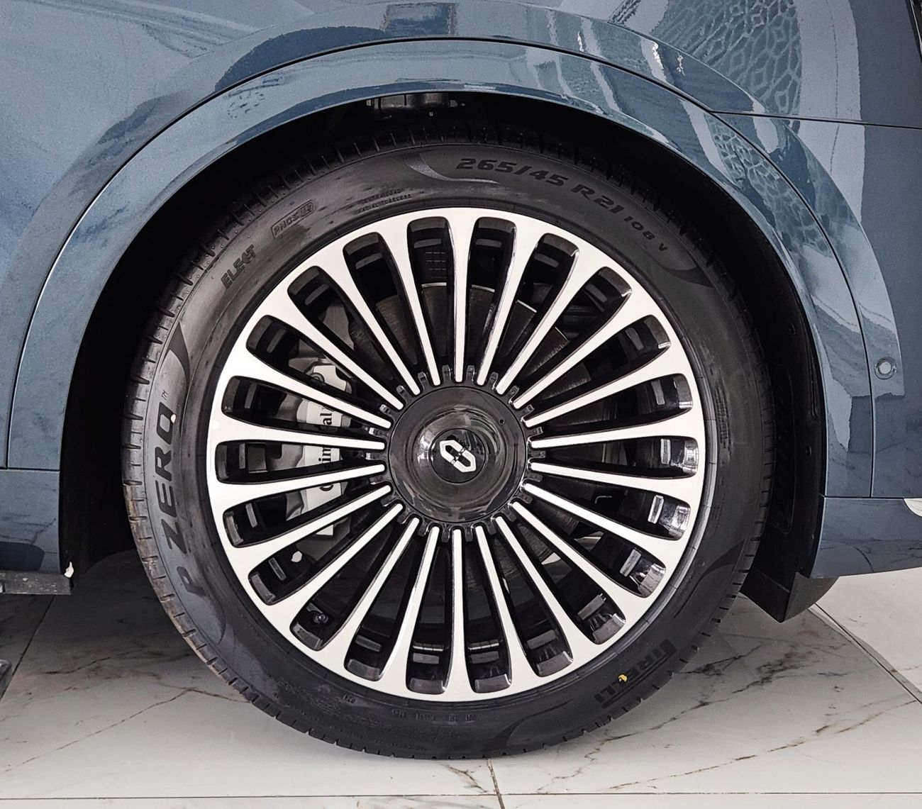 Aito 9 Full option - 0-100 in 4.3 seconds - 523 horsepower - 150 kilometer charging range in 5 minutes (fas