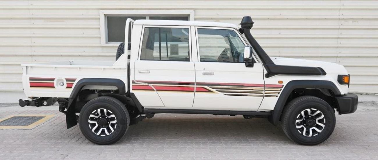 تويوتا لاند كروزر بيك آب 2.8 FULL OPTION