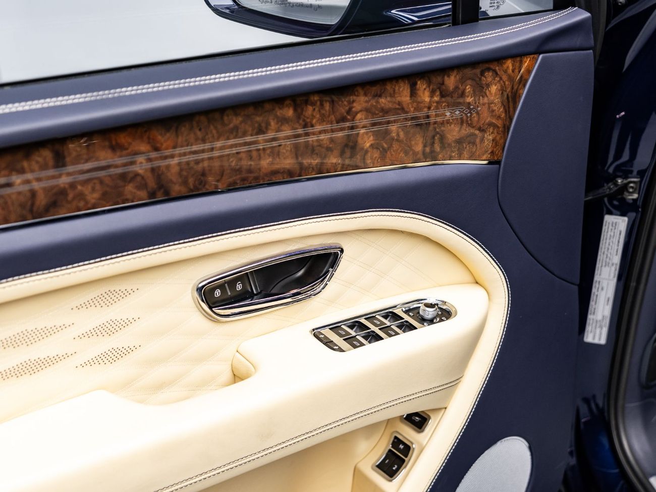 Bentley Bentayga Azure 4.0T The BEST Ramadan Offer in the UAE - Limited Time Only! Bentley Warranty, Low KM's, GCC