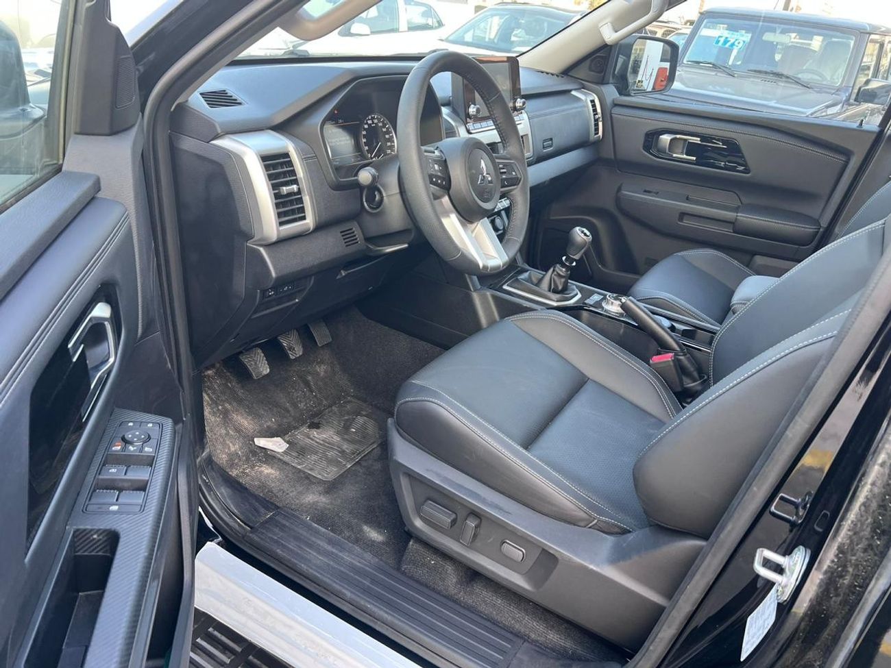 Mitsubishi L200 MITSUBISHI L200 DIESEL 2.4L AUTOMATIC