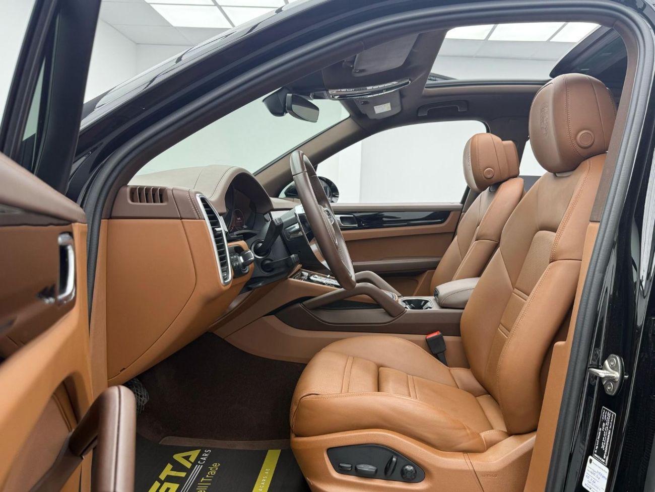 Porsche Cayenne 2023 Porsche Cayenne, Warranty, Full Porsche Service History, Low Km, Fully Loaded, GCC