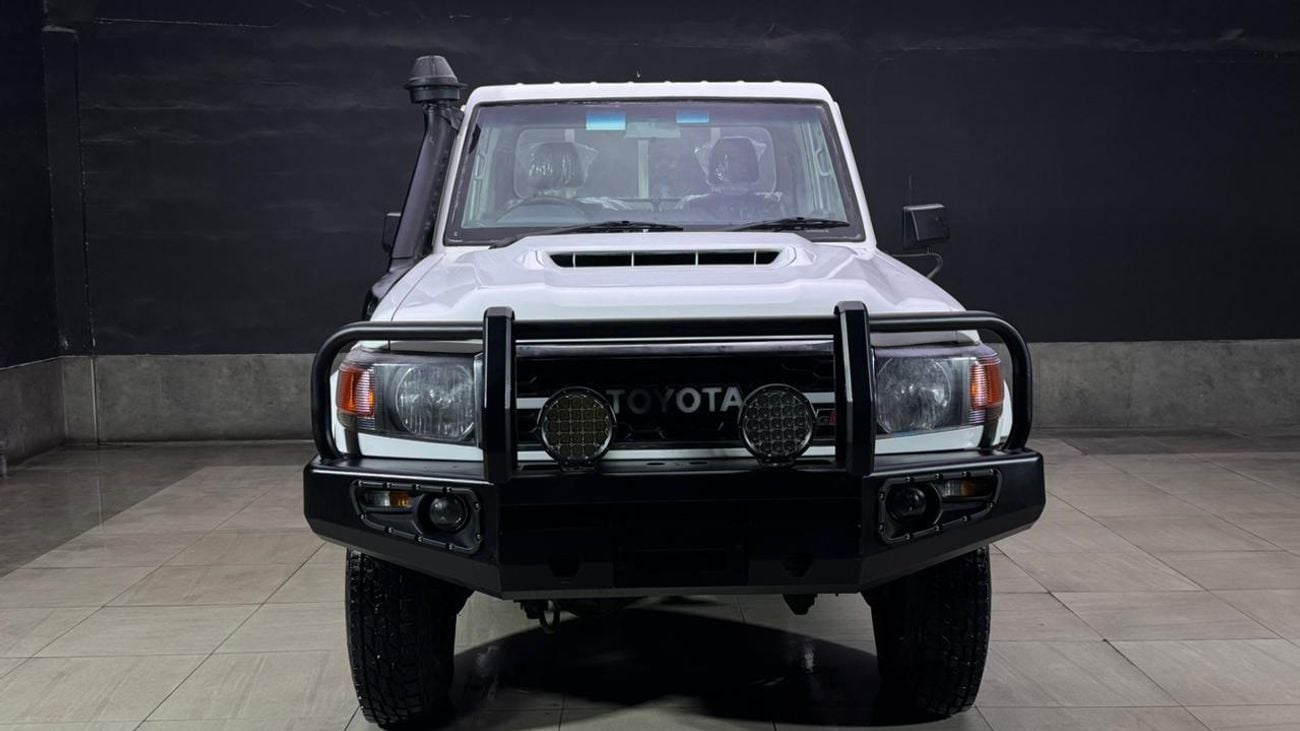 Toyota Land Cruiser Pick Up LAND CRUISER PICKUP ,MODEL YEAR 2020 ,DIESEL 4.5 LITER ,RIGHT HAND DRIVE