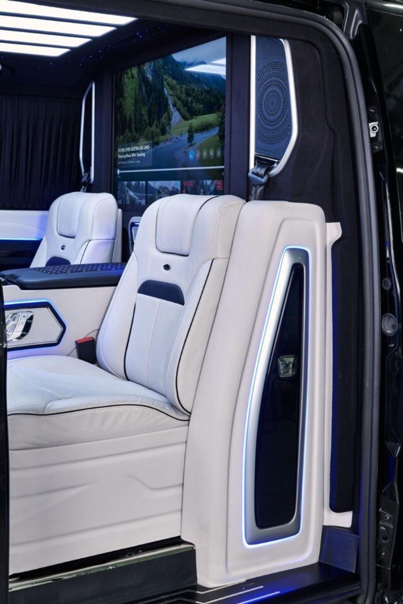 Mercedes-Benz V 250 B6 LEVEL ARMORED VVIP MERCEDES V250 GCC with VB Air Suspension - 2 Years Warranty by VLINE Design