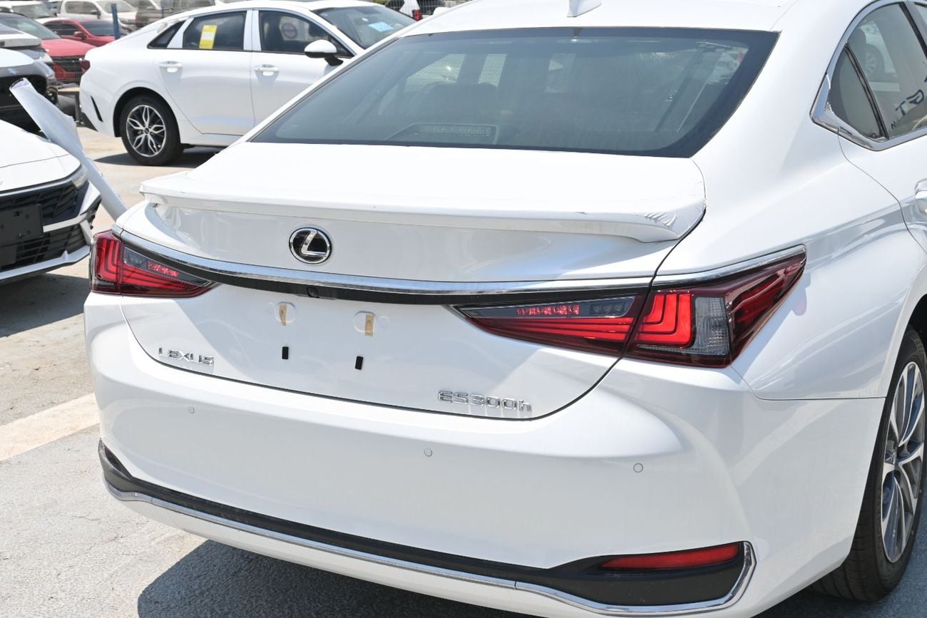 لكزس ES300h PLATINUM Lexus ES300H 2.5L Hybrid, Color White Model 2025