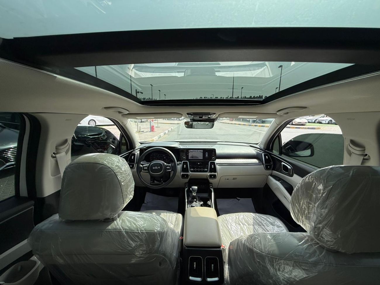 كيا سورينتو 2.5L LX (RWD)