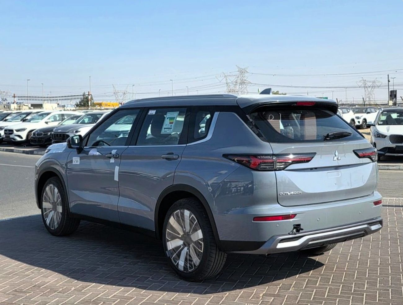 Mitsubishi Outlander Mitsubishi Outlander P-Line 2.5L 2026 Grey Petrol