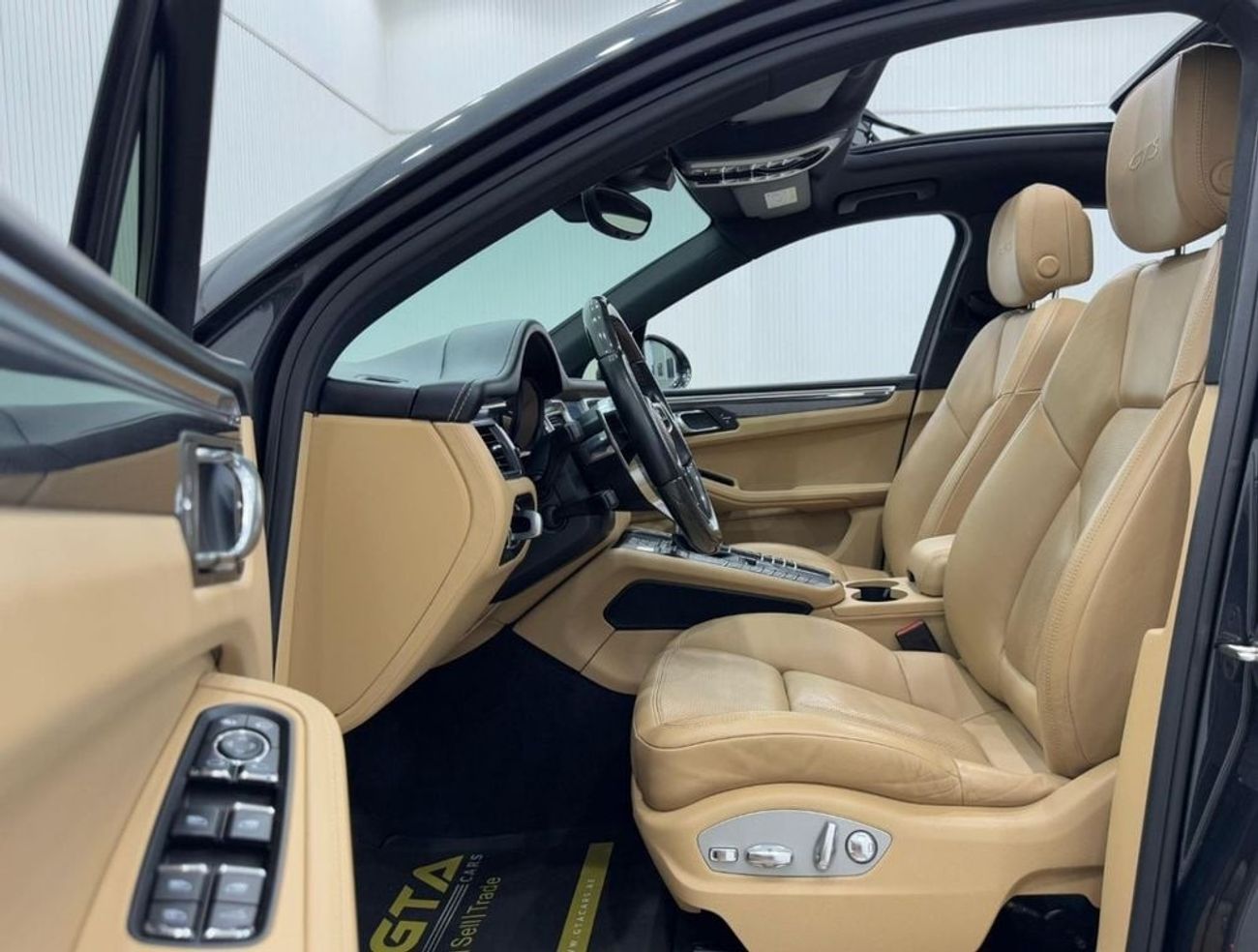 Porsche Macan GTS 2018 Porsche Macan GTS, Warranty, Service History, Excellent Condition, GCC