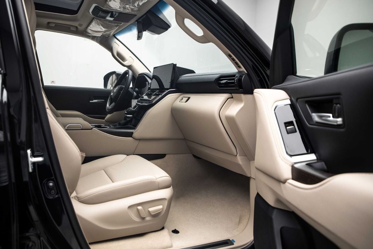 تويوتا لاند كروزر GXR 4.0L - Attitude Black Inside Beige | Export Only