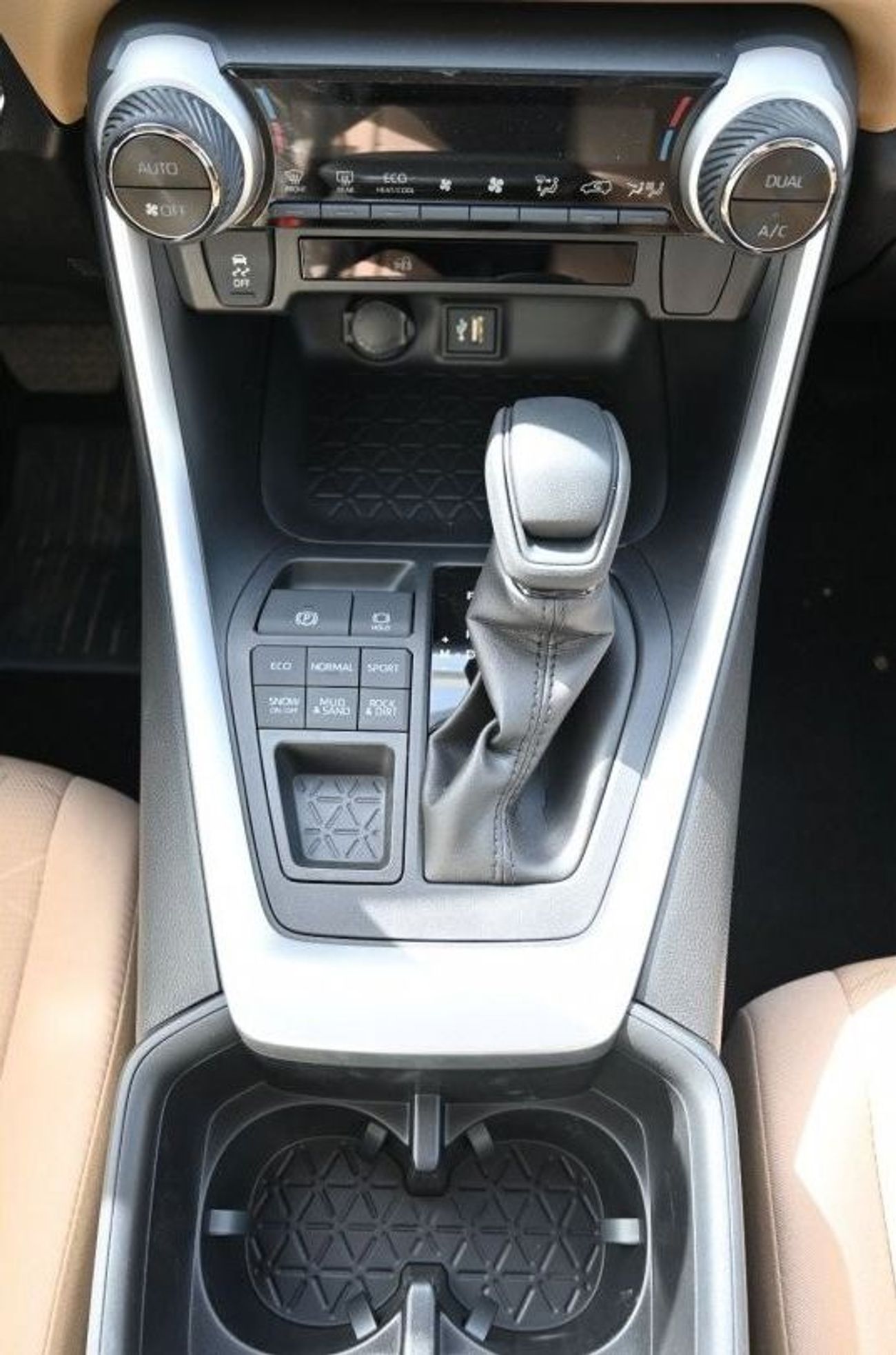 تويوتا راف ٤ تويوتا RAV4 2.0 لتر بنزين ، CUV ، دفع رباعي ، 5 أبواب ، مثبت سرعة ، فتحة سقف ، بدء دفع ، DVD ، كامير