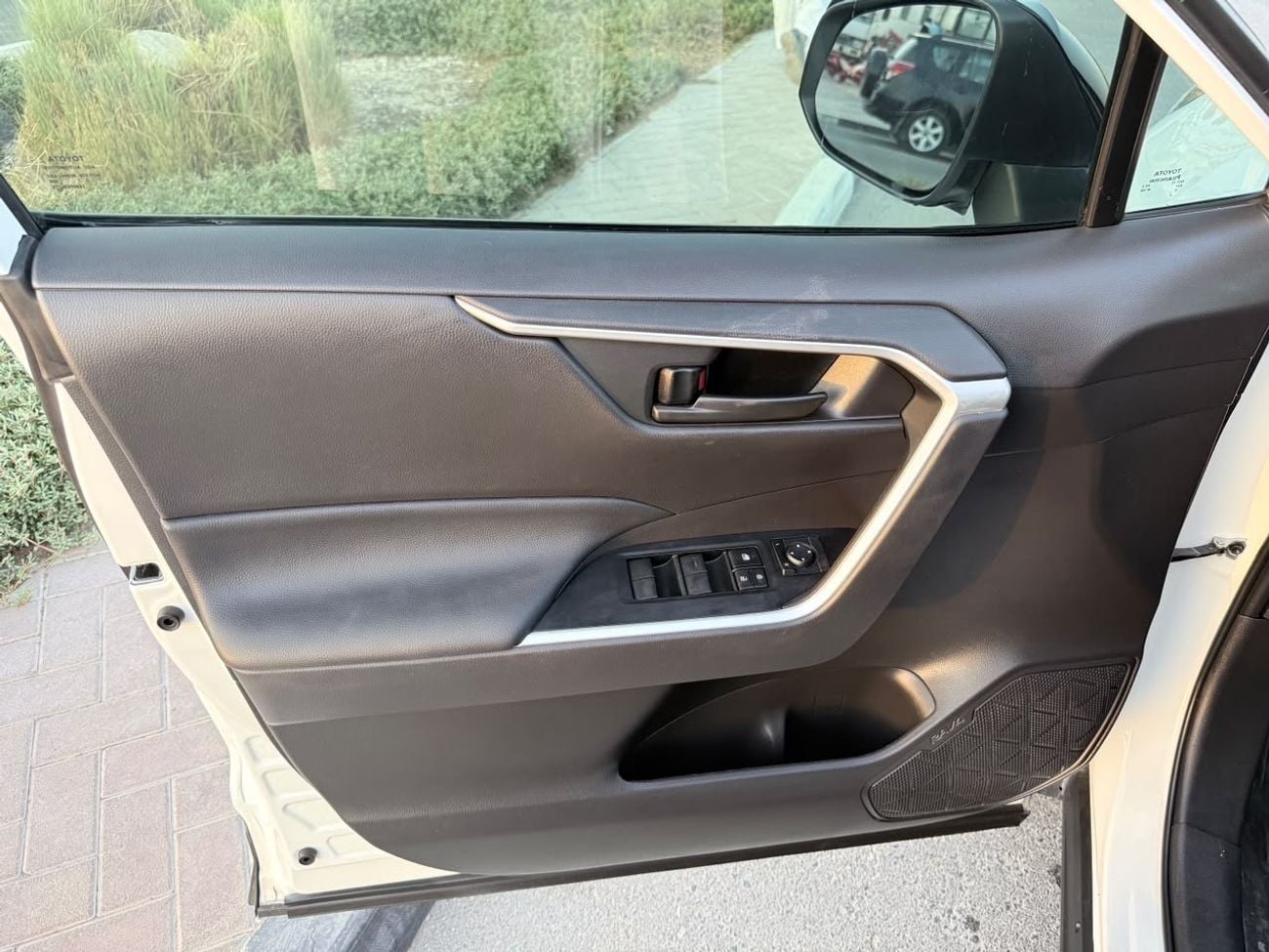 تويوتا راف ٤ Le 2.5L 2025