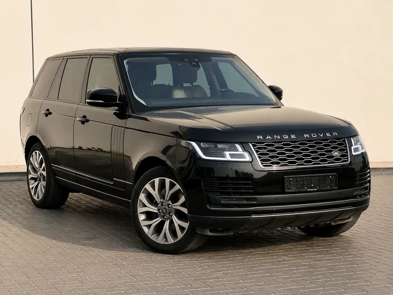 Land Rover Range Rover SE GCC Specs