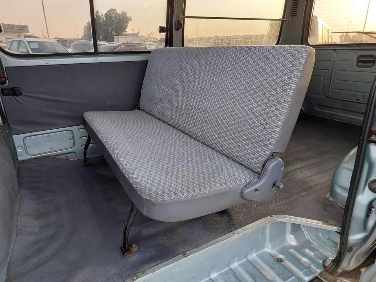 Toyota Hiace TOYOTA HIACE VAN RHD 2001 MODEL 2.0 L PETROL MANUAL(PM04631)