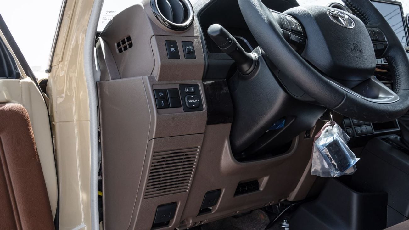 Toyota Land Cruiser 70 2026 Toyota Land Cruiser LC76 2.8L AT Diesel Full Option (Beige)