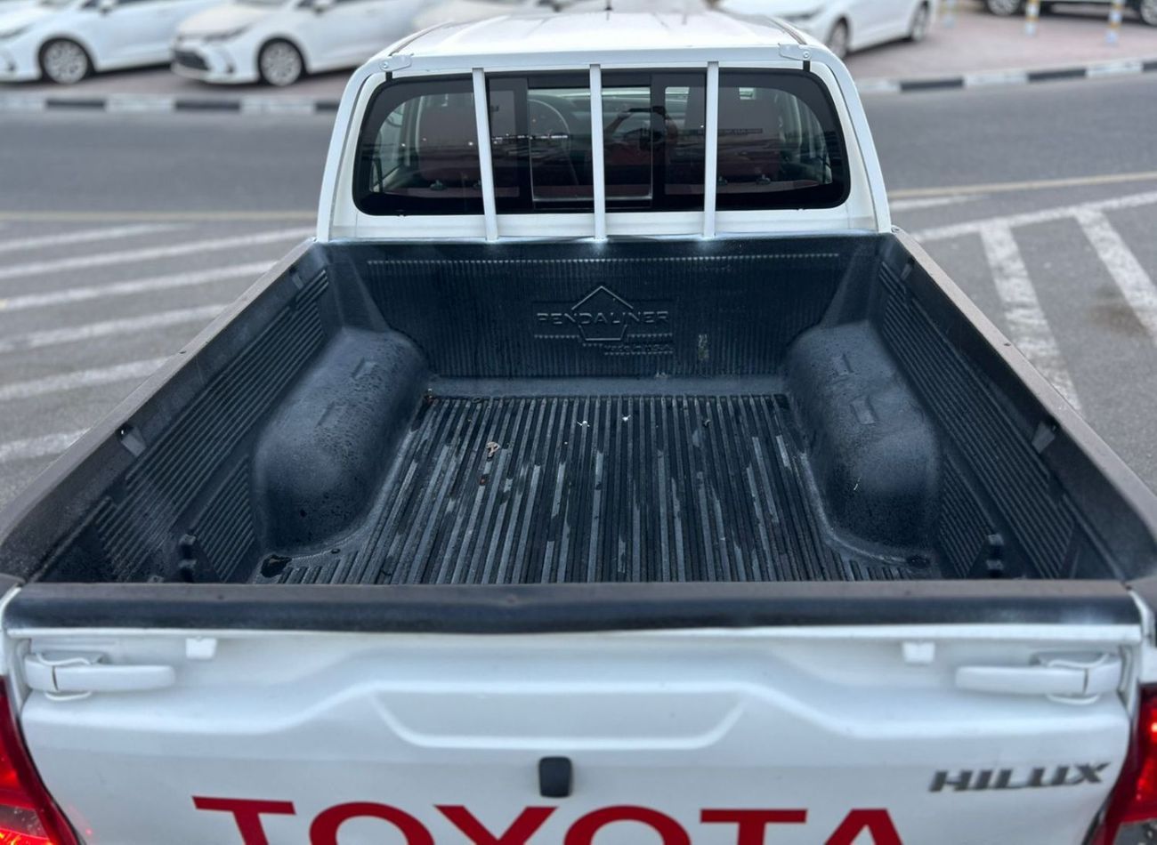 تويوتا هيلوكس 