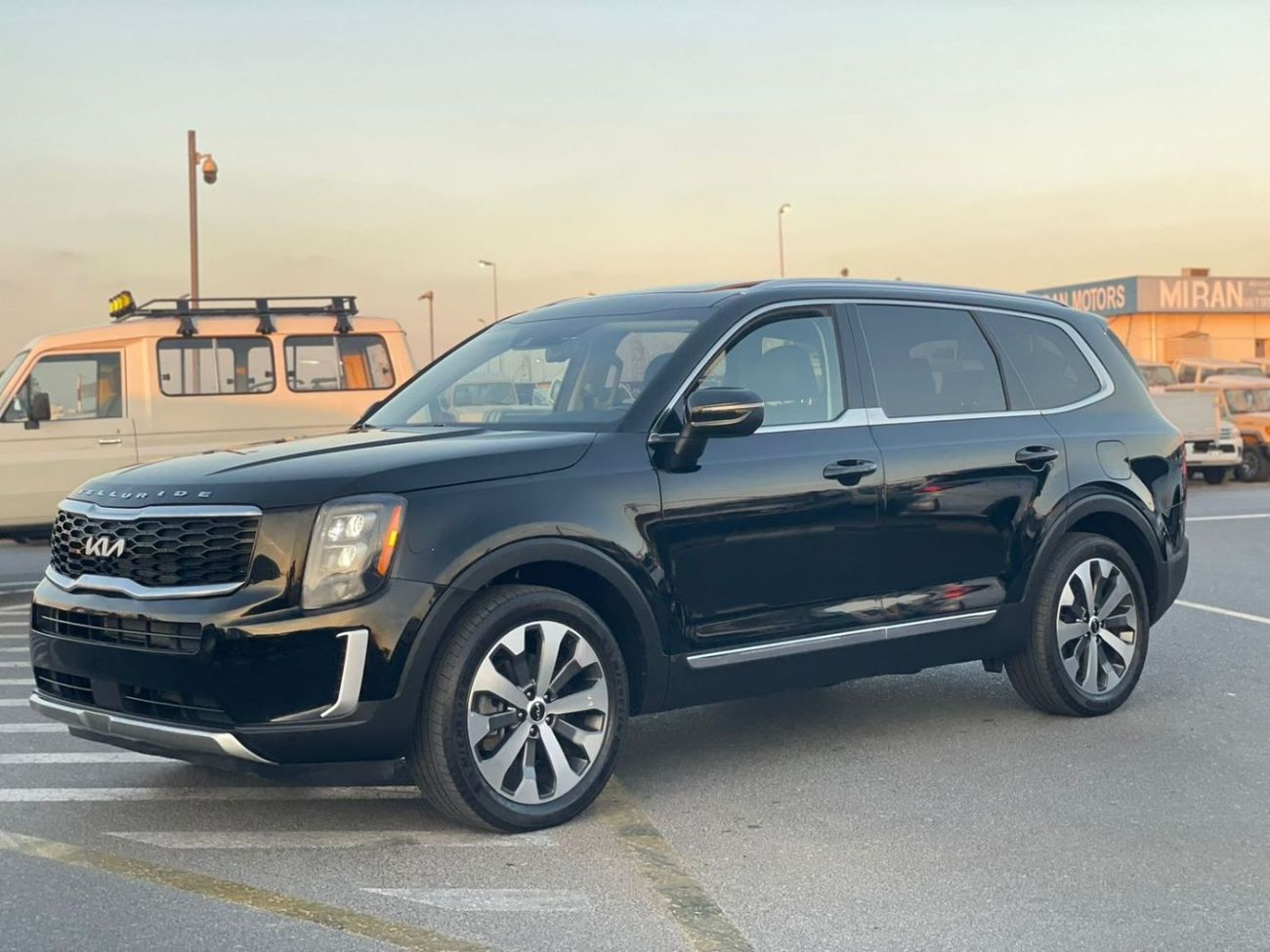 كيا تيلورايد 2022 Kia Telluride EX Prestige Full Option - 3.8L V6 AWD 4x4 - 7 Seater With Radar - Multi Drive Mod