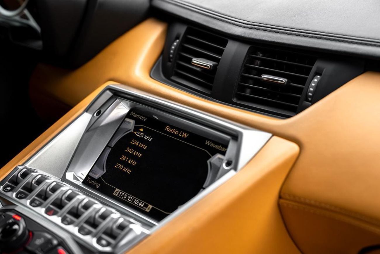 لامبورغيني أفينتادور 6.5L V12