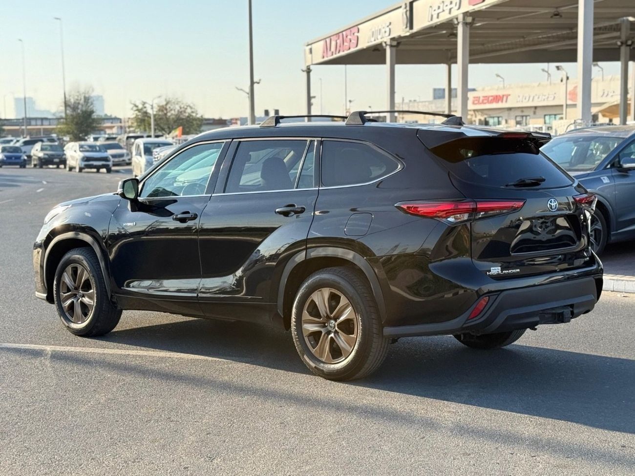 تويوتا هايلاندر Hybrid XLE premium sunroof,leather, push start