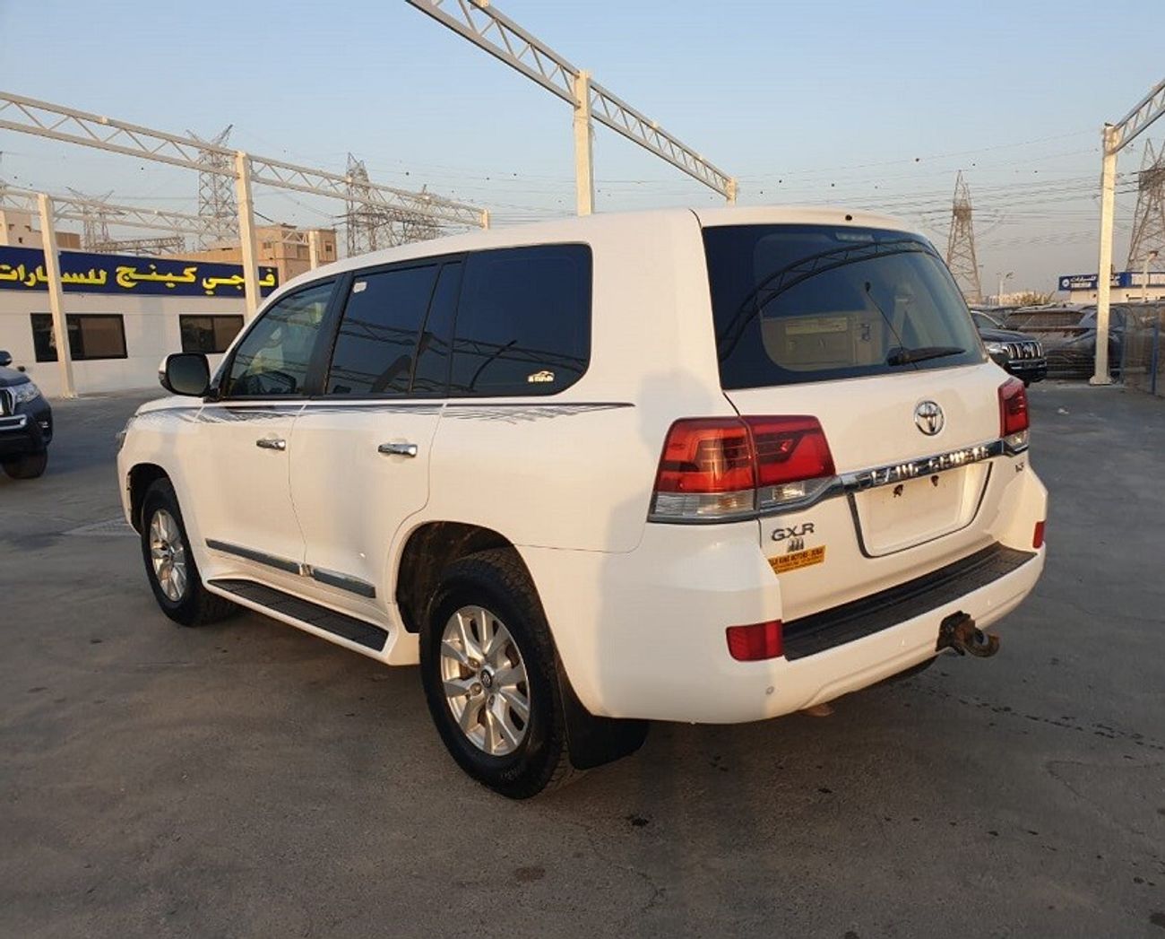 Toyota Land Cruiser GXR - V8 (PETROL)