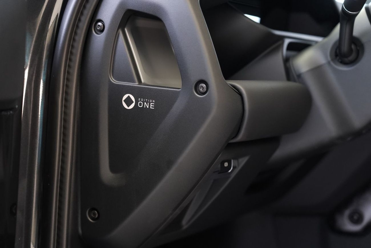 Land Rover Defender Land Rover Defender 110 Octa First Edition V8