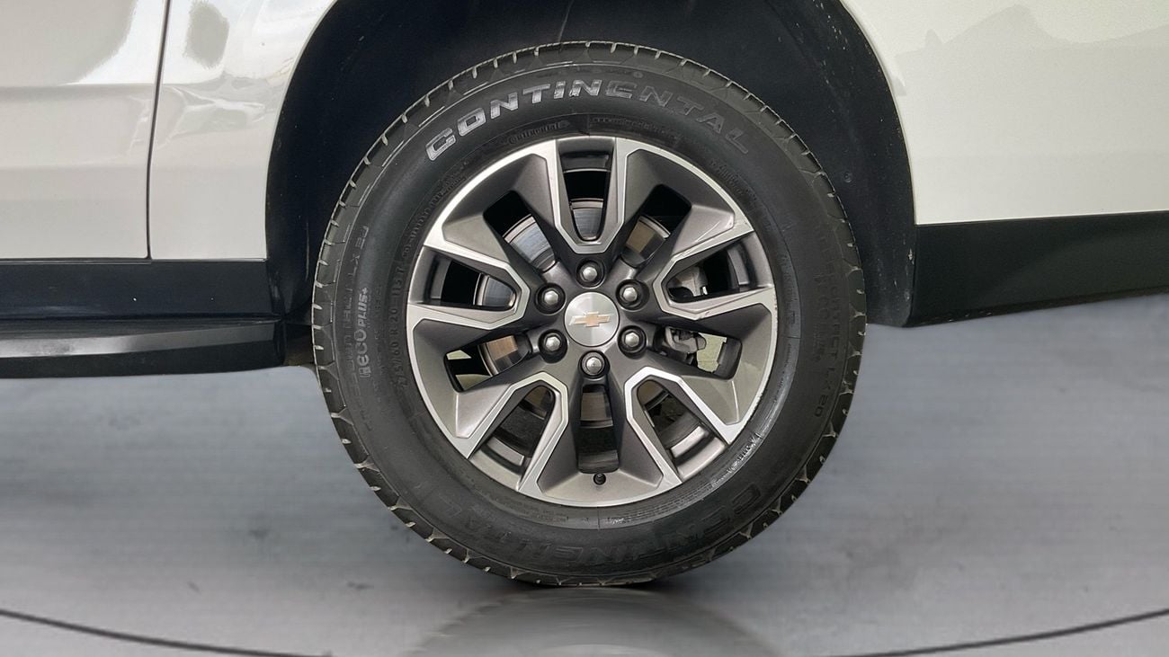 Chevrolet Suburban 5.3 AT 4WD LT NAV SRF BUCKET FOP | Guaranteed Warranty | 0 Down Payment