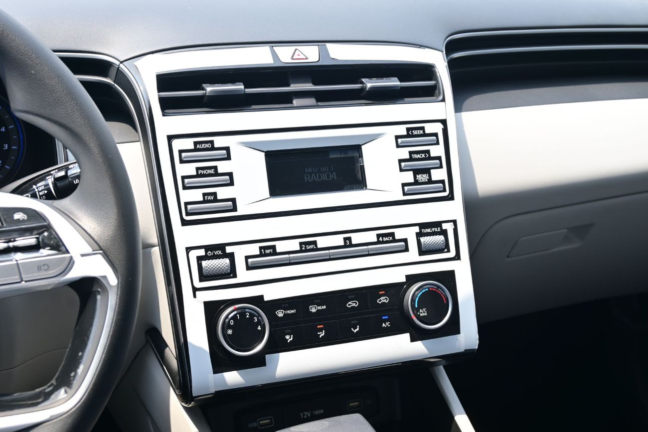 Hyundai Tucson 2.0L Smart (AWD) Hyundai Tucson 2.0L AWD Petrol, Model 2024, Color White