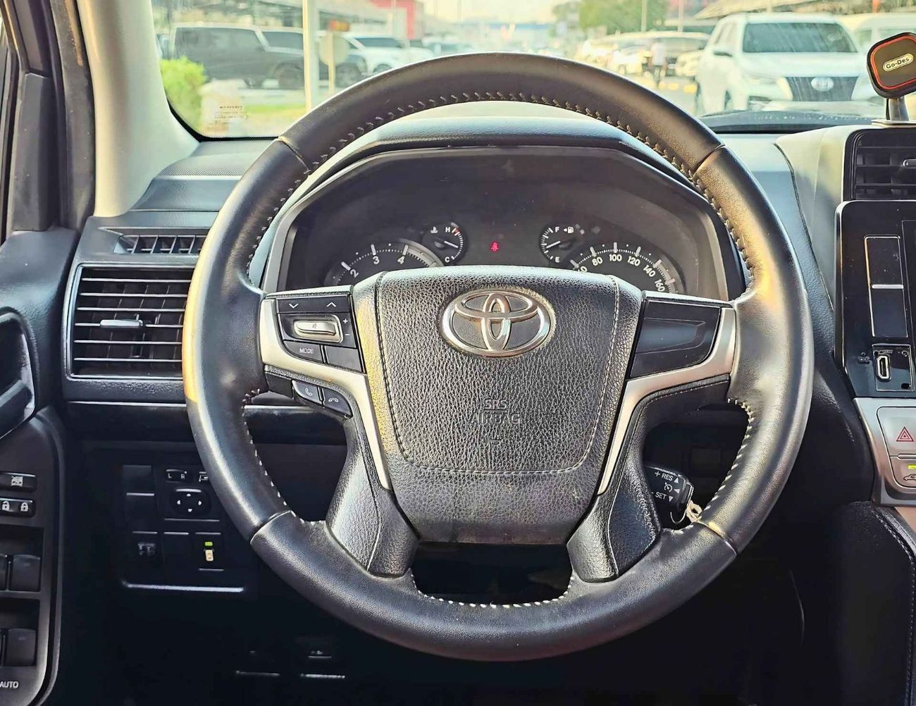 تويوتا برادو PRADO VXR/GCC FULL OPTION/LEATHER SEATS SUNROOF/2.7L V4 4WD/EXPORT ONLY/LOT#92261