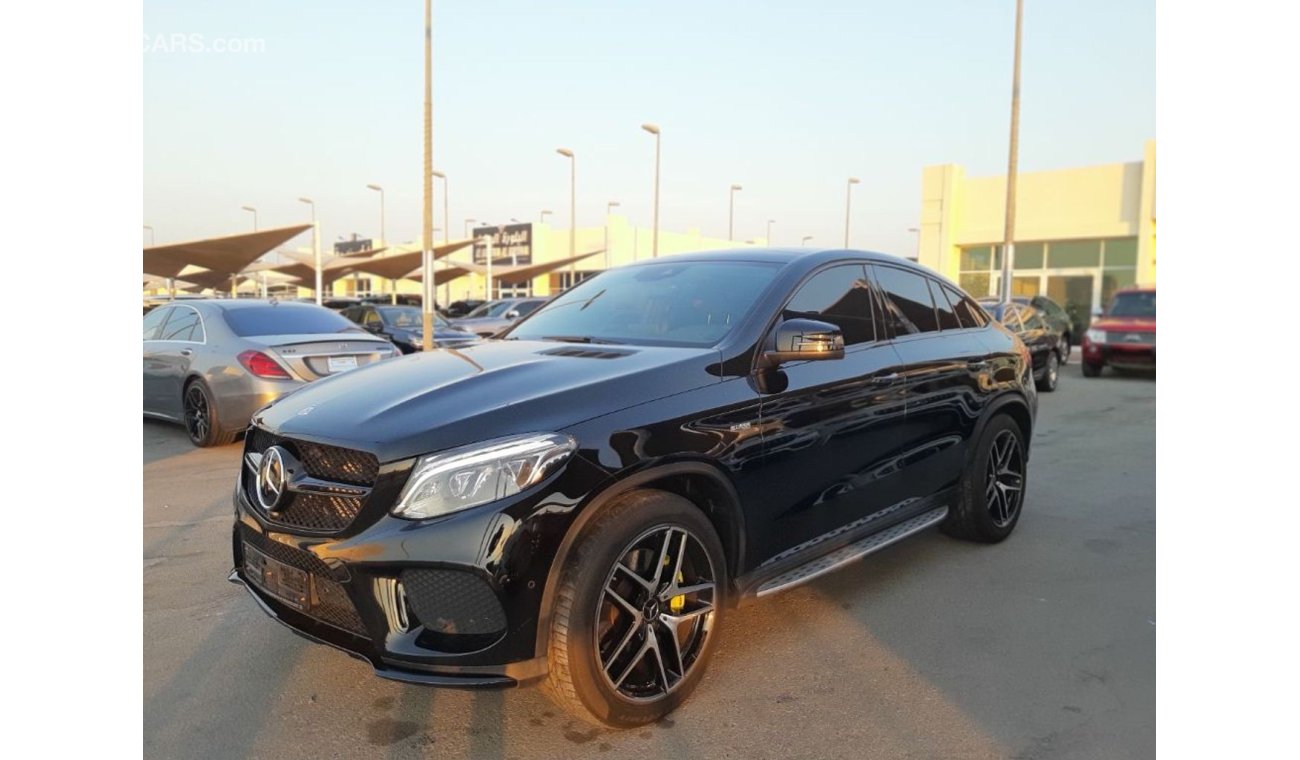 Mercedes-Benz GLE 43 AMG مرسيدس بنز GLE 43 كوبيه خليجي صبغ وكالة بدون حوادث فل اوبشين فتحة جلد بانوراما يوجد كاميرا خلفية نظي