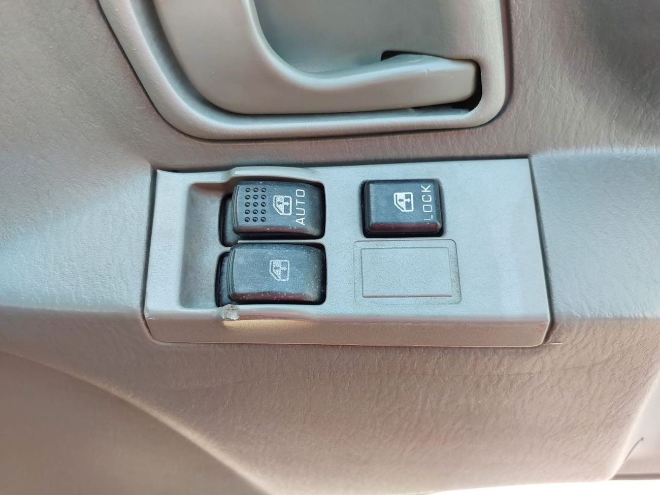 Mitsubishi Fuso Canter MITSUBISHI CANTER TRUCK RHD 1997 MODEL 4.2 L DIESEL MANUAL(PM30120)