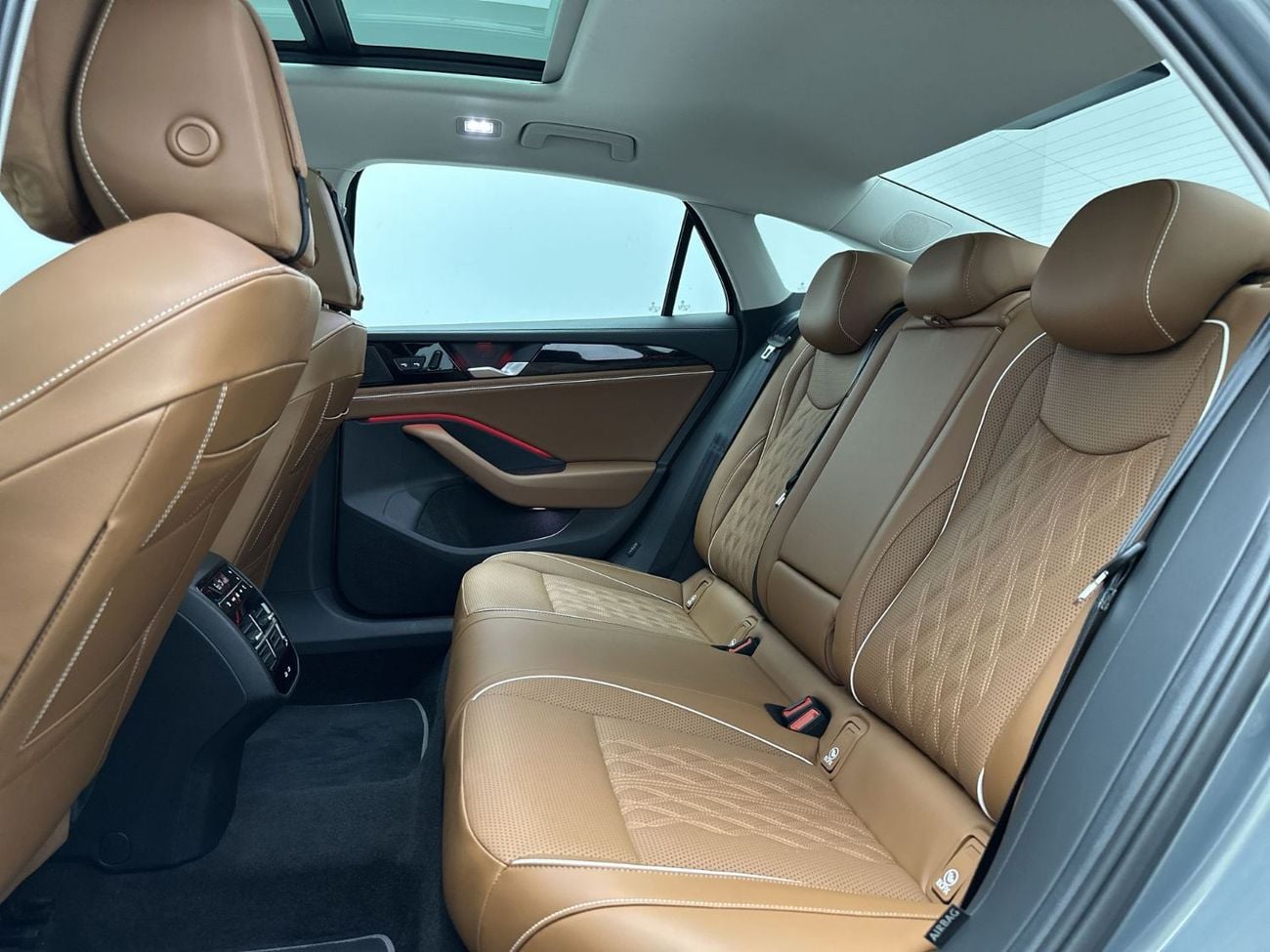 Volkswagen Passat HIGHLINE 2.0L | Turbocharged Engine | Digital Cockpit | Premium Interior | Automatic