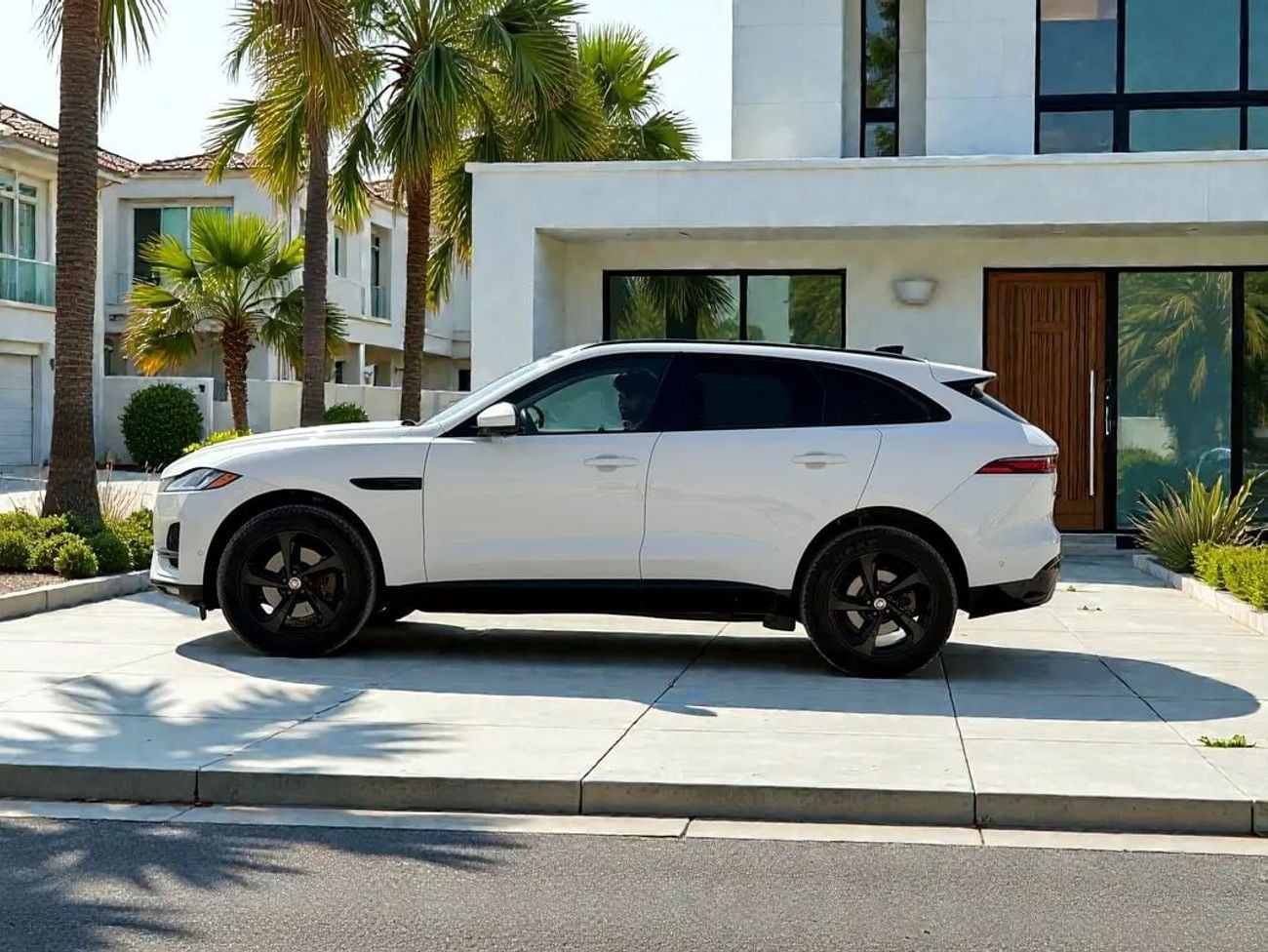 Jaguar F-PACE !! EID SALE !! 1 YEAR FREE WARRANTY !!  AED 1,650 P.M | 0% DOWN PAYMENT | JAGUAR F-PACE R-SPORT PRES